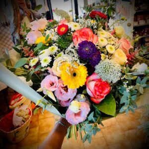 Bouquet L'Extravagant 45 cm multicolore, dahlias et gerberas, livraison autour de Vernioz